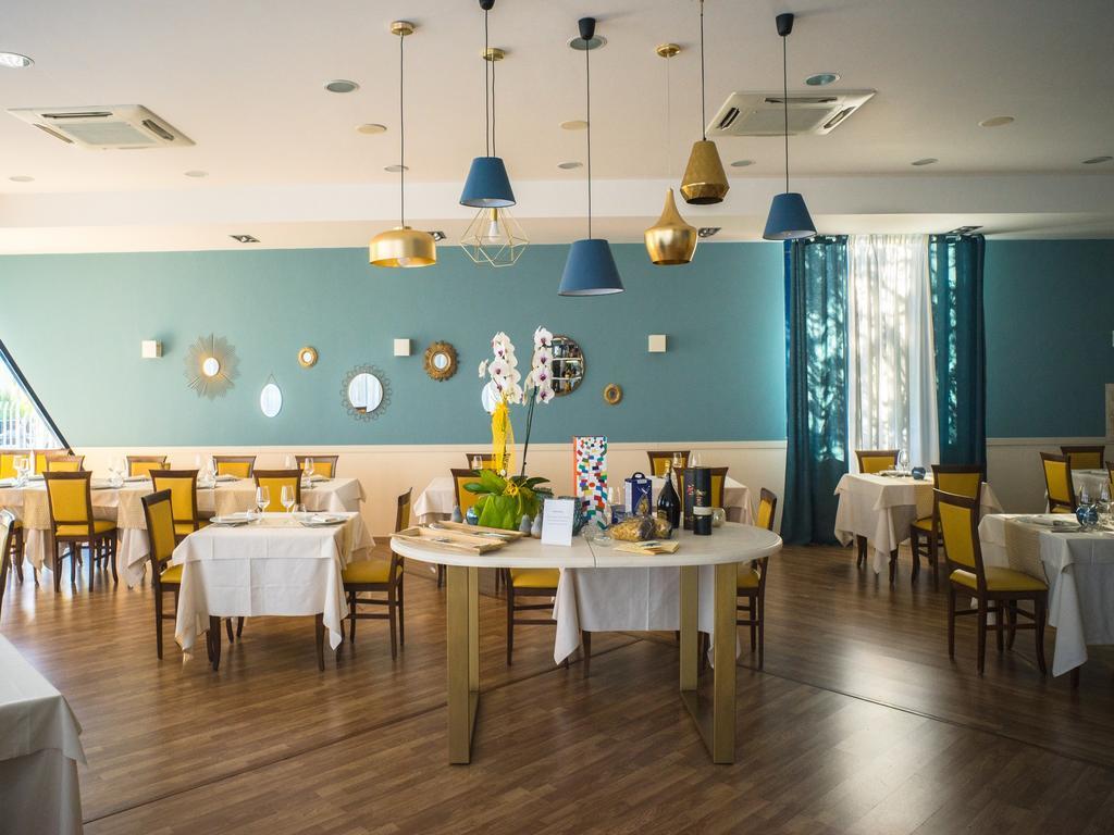 Hotel Select Atessa ภายนอก รูปภาพ
