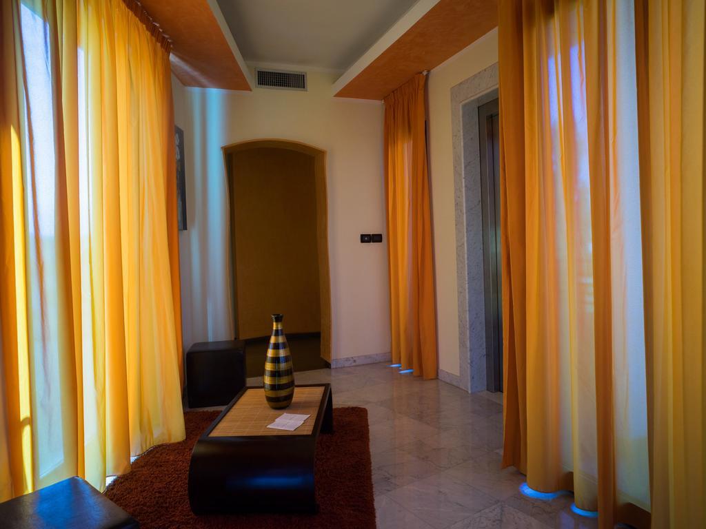 Hotel Select Atessa ภายนอก รูปภาพ